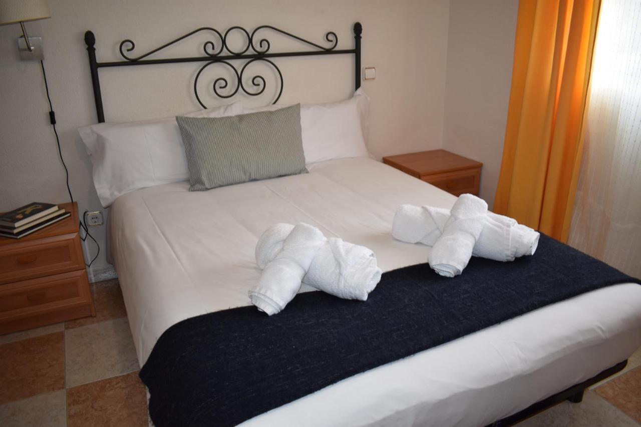 Hotel El Ancla Villanueva de la Canada Ngoại thất bức ảnh