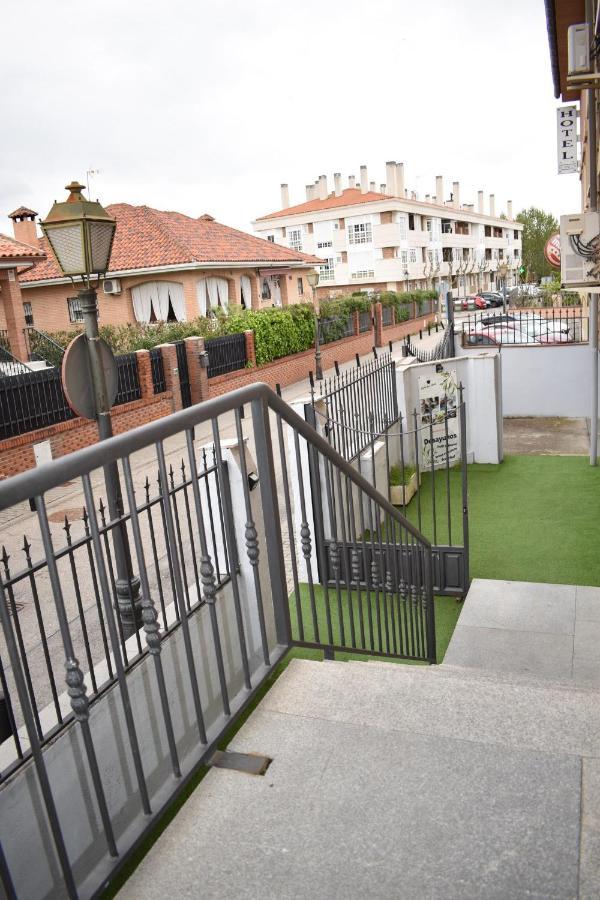 Hotel El Ancla Villanueva de la Canada Ngoại thất bức ảnh
