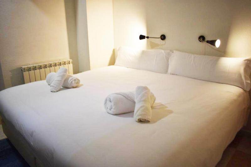 Hotel El Ancla Villanueva de la Canada Ngoại thất bức ảnh