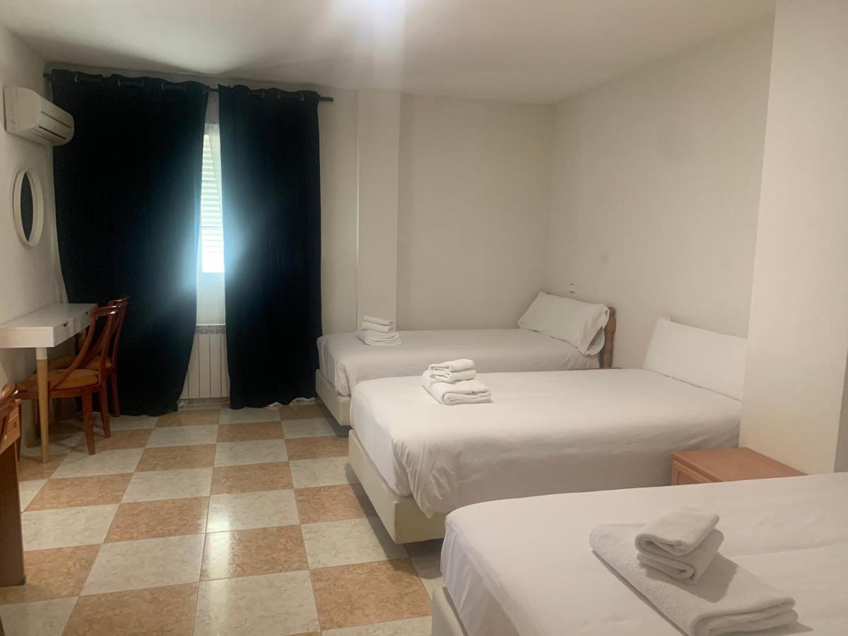 Hotel El Ancla Villanueva de la Canada Ngoại thất bức ảnh